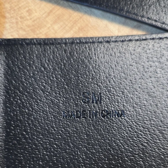 Elegant Black Belt with Silver Accent - Picture 3 of 5